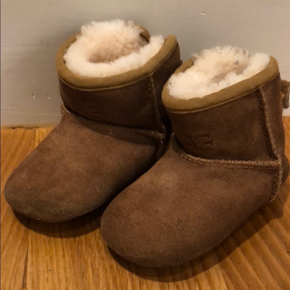 Ugg toddler boots